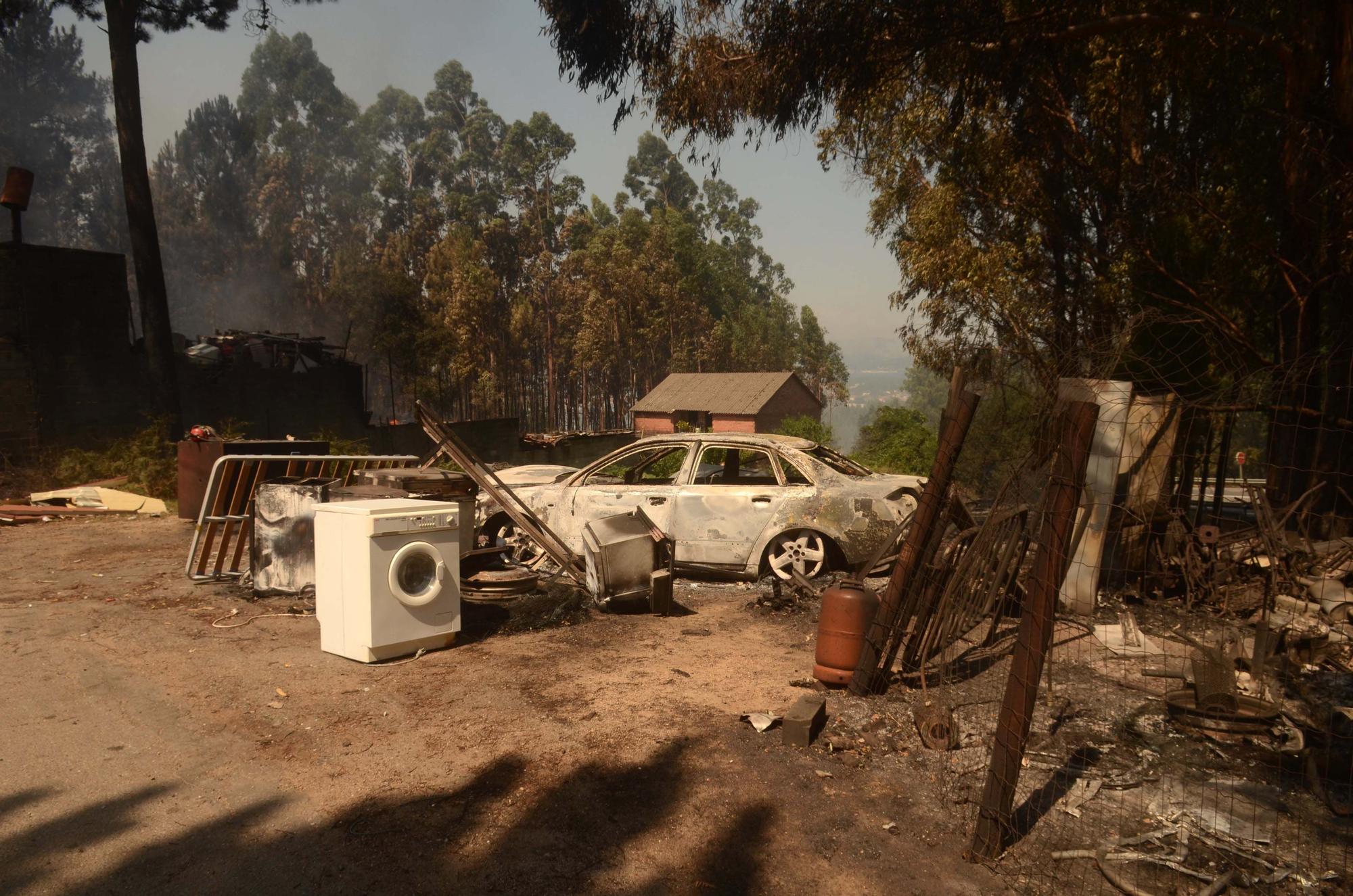 Incendios en Galicia: Vilagarcía y su comarca luchan contra el fuego