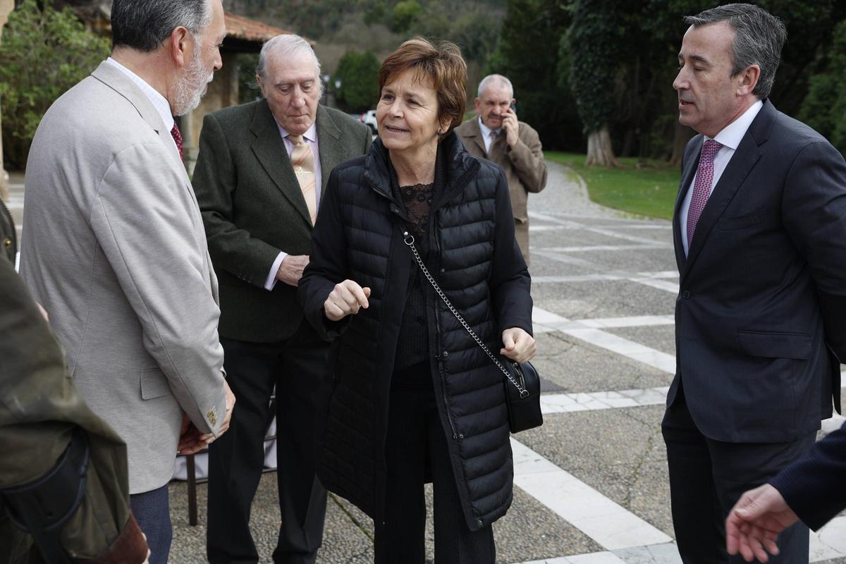 La peña taurina Dávila Miura entrega su premio al mejor toro de la feria de Gijón (en imágenes)