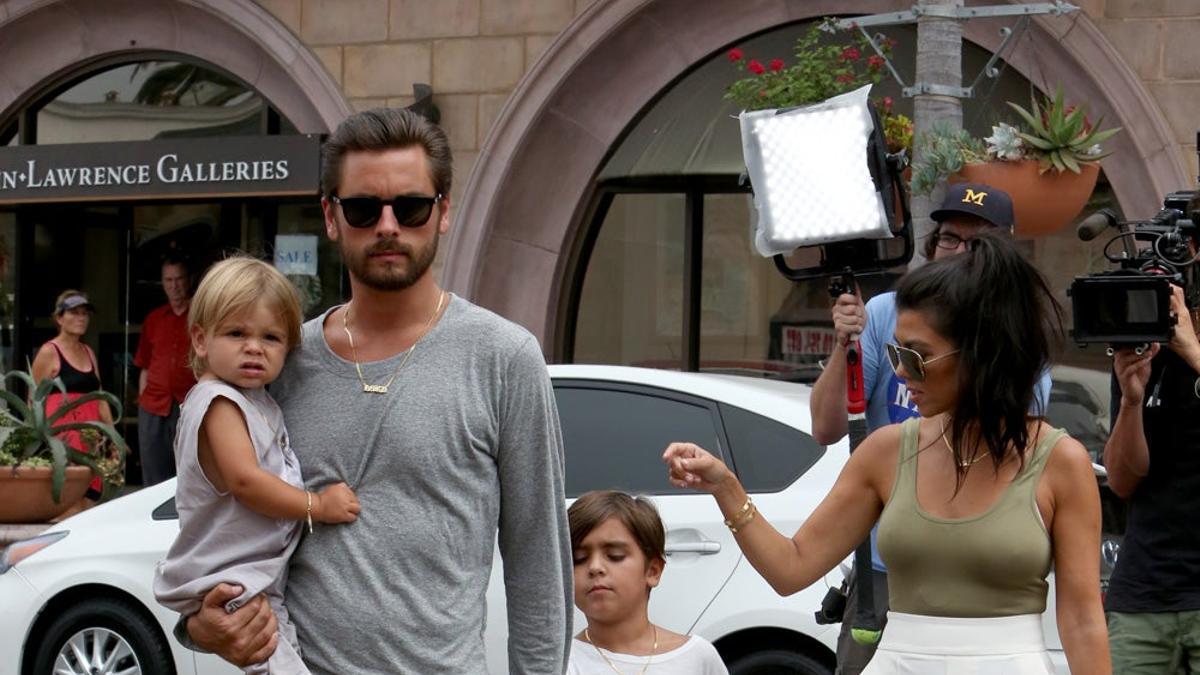 Scott Disick y Kourtney Kardashian con sus hijos