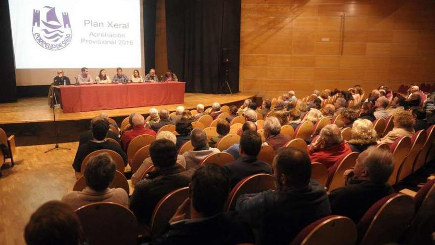 Presentación del plan general, ayer, en la Casa da Cultura de Sada.