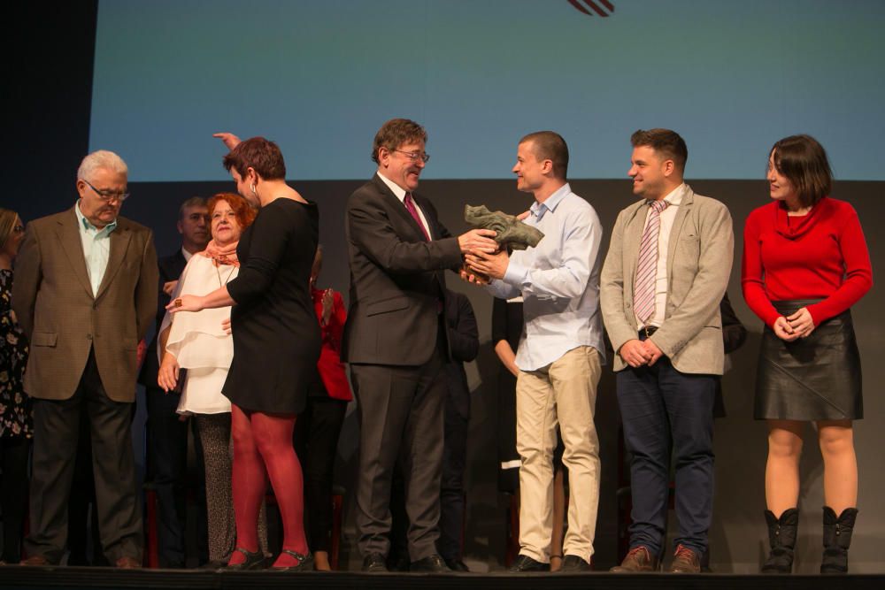 La Generalitat en pleno celebra en Alicante las cuatro décadas de la Carta Magna con un acto institucional en el Teatro Principal que llega en medio de los ataques al modelo territorial y de la alerta ultra.