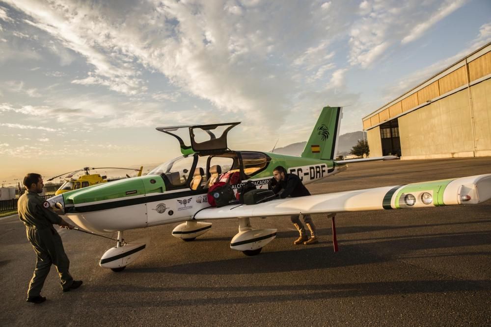 Manuel Díaz y su copiloto inician su vuelo desde la Morgal a Plymouth