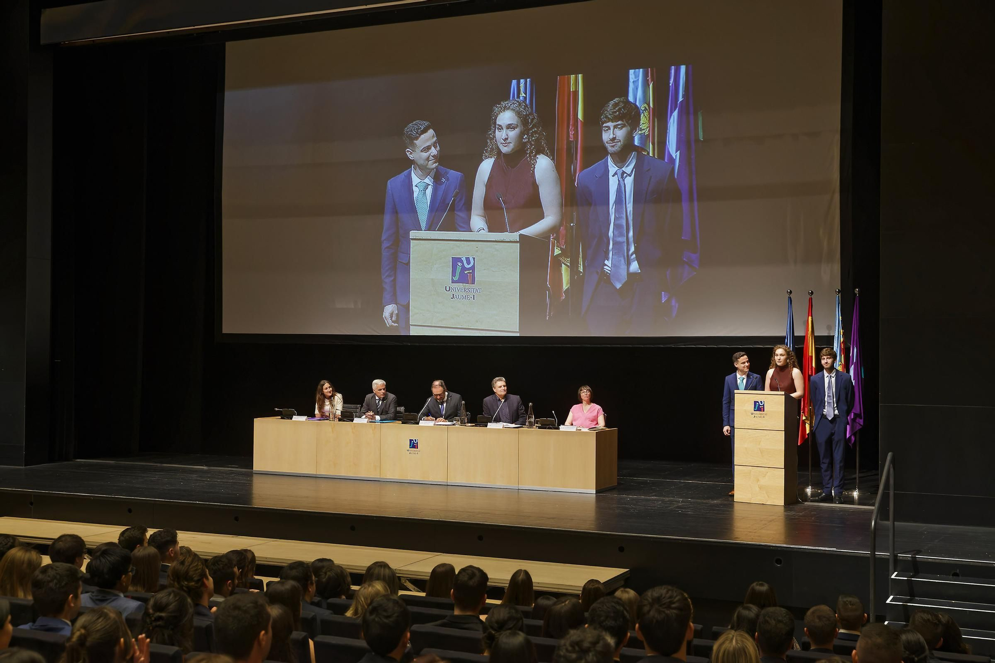 Las imágenes de las graduaciones de Enfermería y Medicina de la UJI