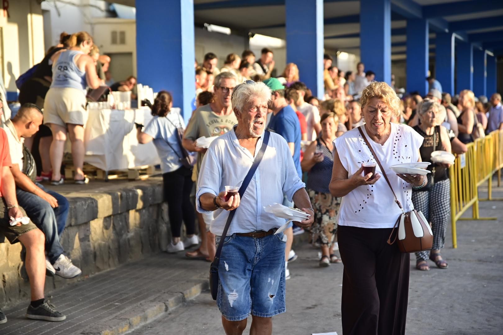 Galería | Torrà de sardinas en el Grau en Sant Pere