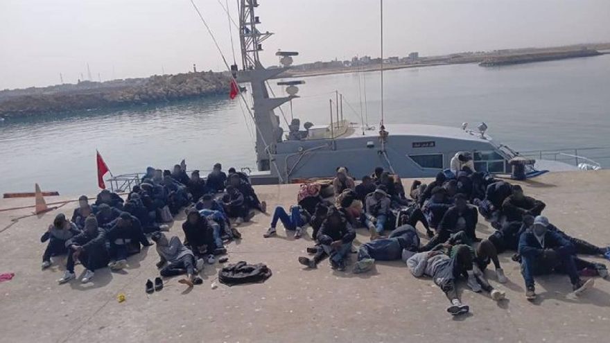 Marruecos rescata a 168 emigrantes subsaharianos que se dirigían a Canarias