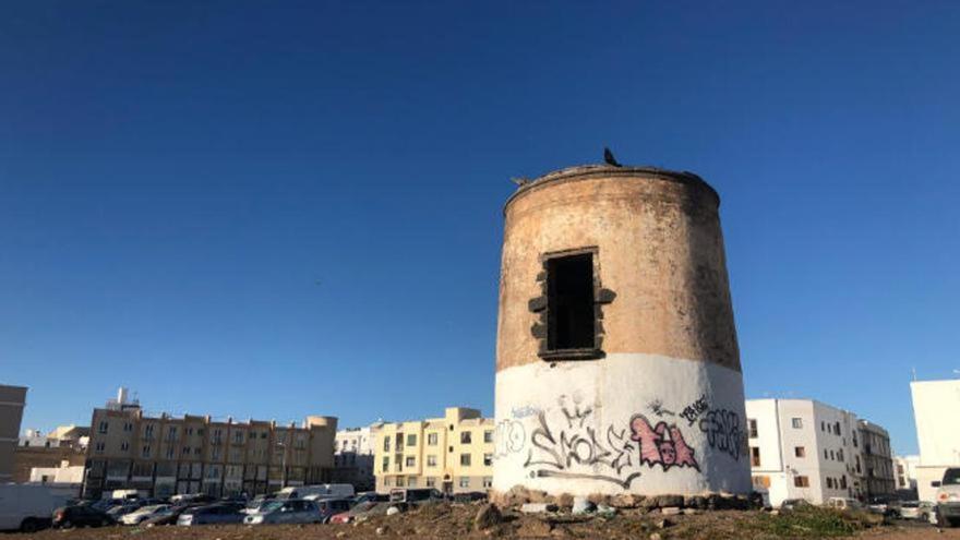 El Cabildo de Lanzarote impulsa la transformación del Molino de Cabo Pedro en un parque urbano