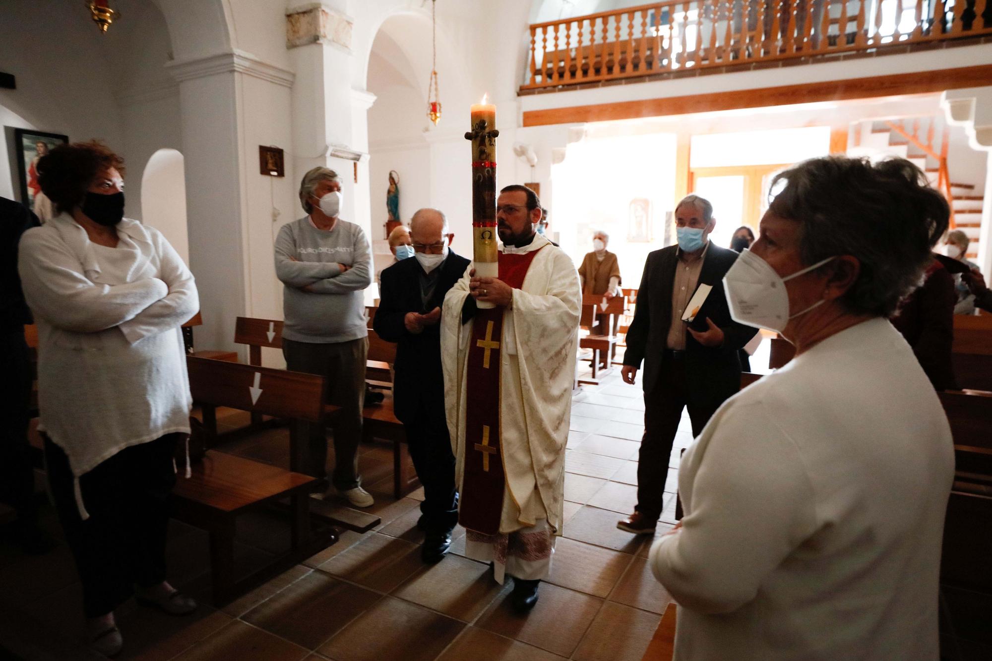 Vigilia pascual y bendición del fuego en Jesús