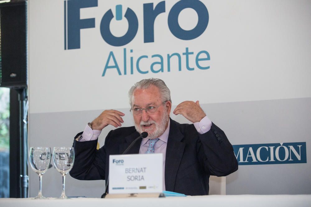 Bernat Soria en el Foro Alicante: "El covid-19 ha sorprendido a todo el mundo, incluso a Google