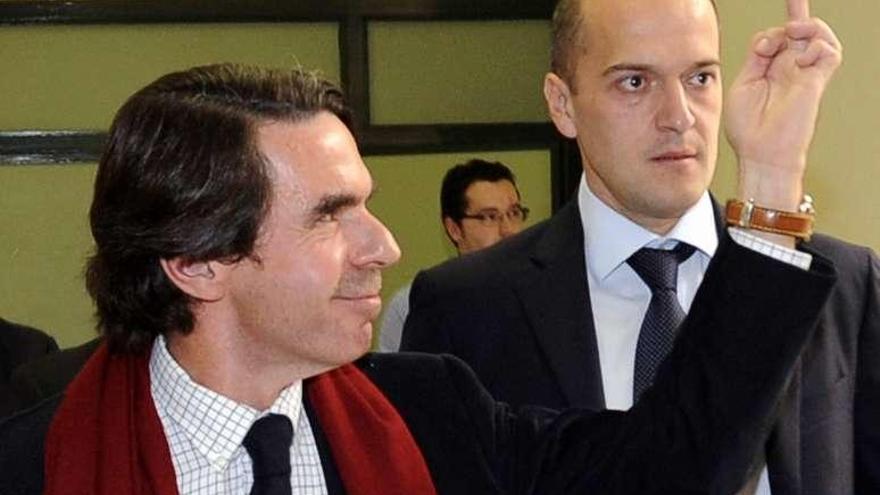 La peineta de Aznar, el 19 de febrero de 2010.