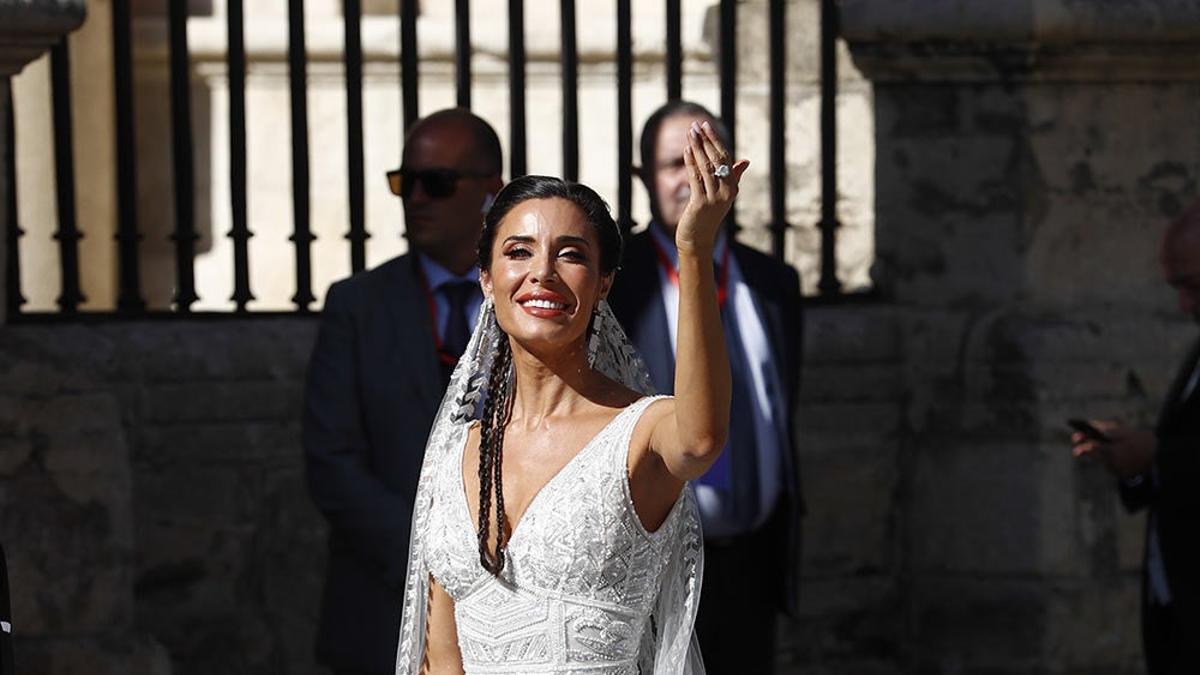 Duro golpe para la moda y para el diseñador del vestido de novia de Pilar Rubio