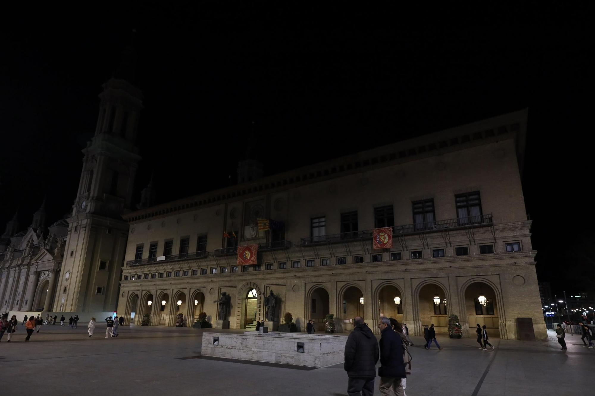 En imágenes | La Hora del Planeta, en Zaragoza.