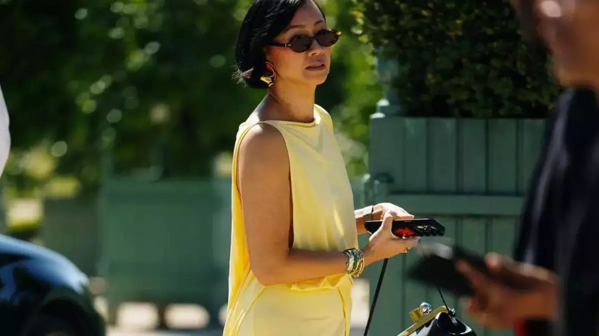 Disparadas las ventas en las rebajas de Cortefiel: los vestidos de invitada más elegantes y poco típicos (por menos de 50€)