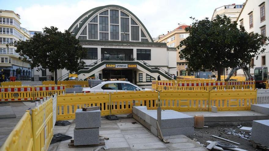 El mercado de San Agustín dedicará cuatro locales de su exterior a negocios hosteleros