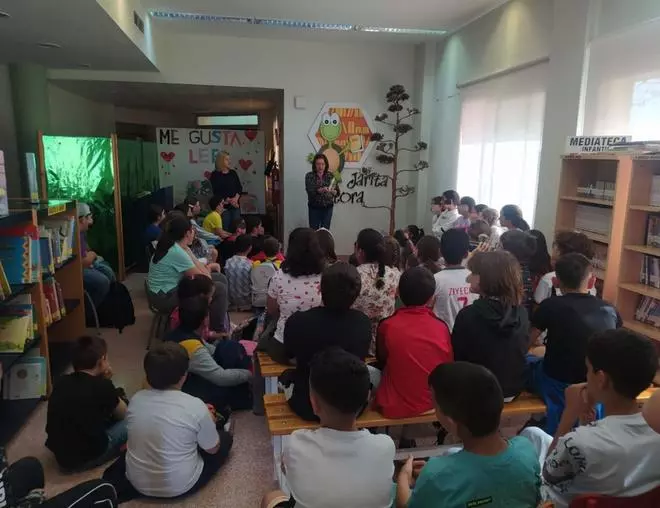 Más de 300 escolares visitan la biblioteca de Puerto Lumbreras