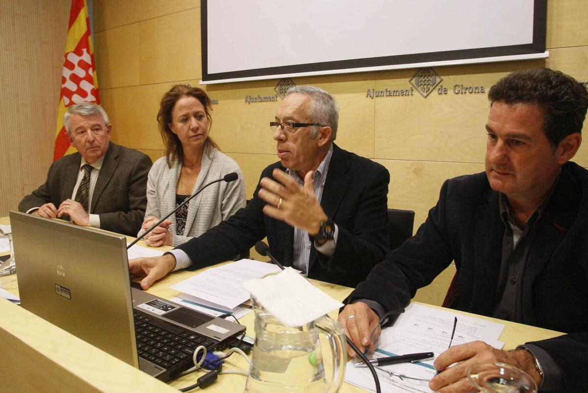 Ramon Alberch, al centre, en una imatge d'arxiu