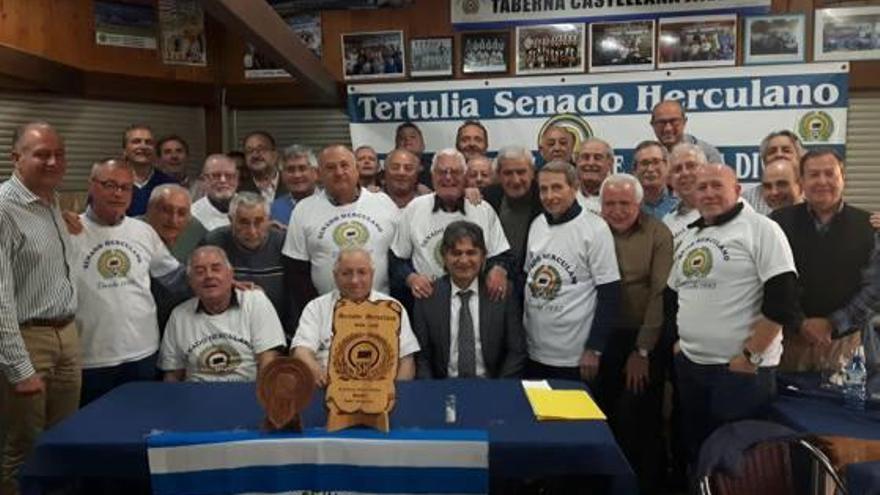 Leyenda Homenaje a Paquito y sus 340 partidos con el Hércules