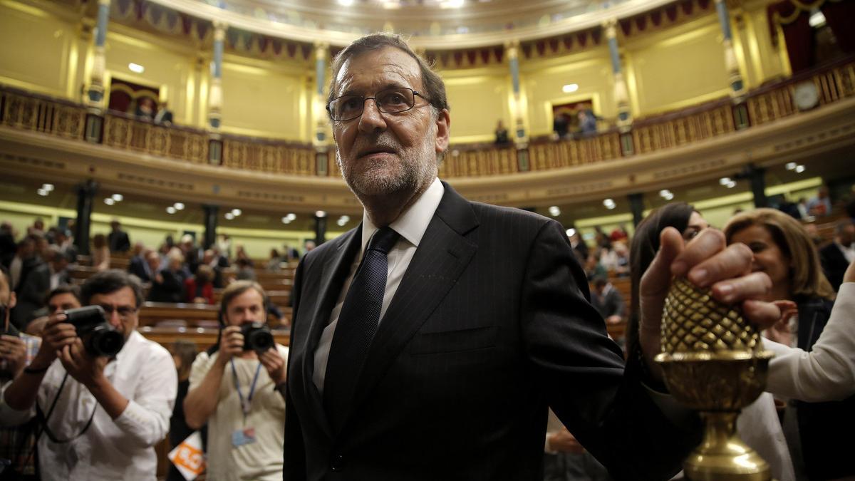 El aspirante a la reelección, Mariano Rajoy, en la primera sesión del debate de investidura.