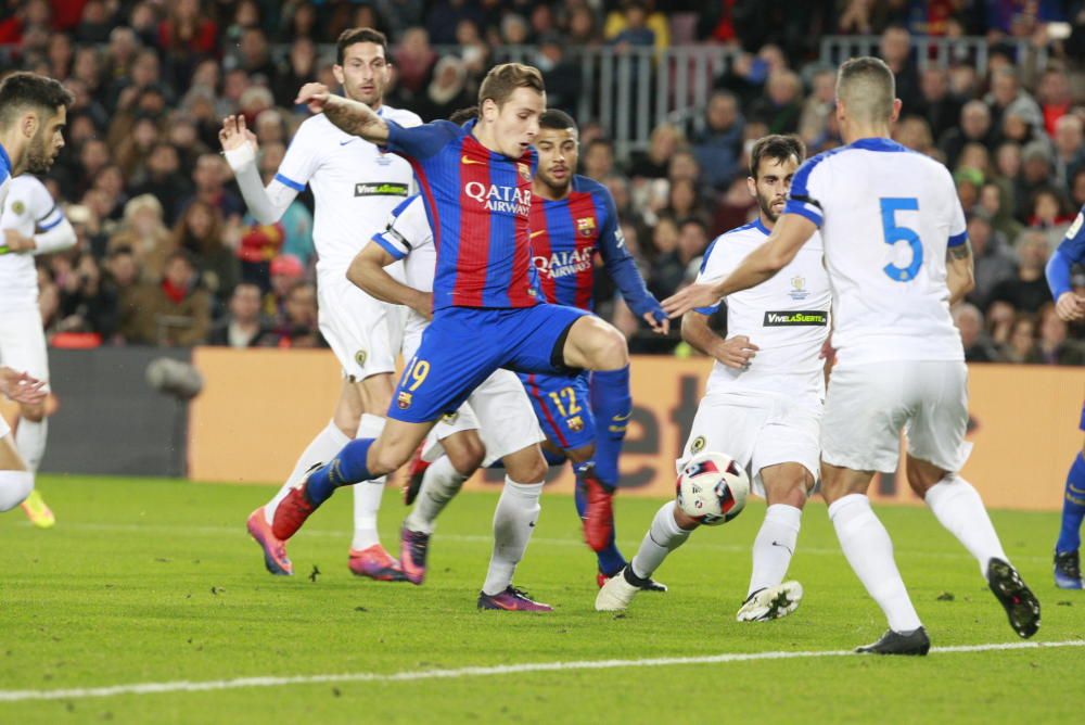 Los jugadores de Tevenet afrontan la vuelta de la Copa del Rey en el Camp Nou