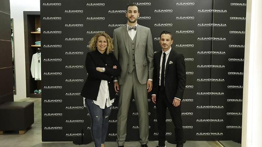 Campanas de boda y traje para De Jong, del Tecnyconta