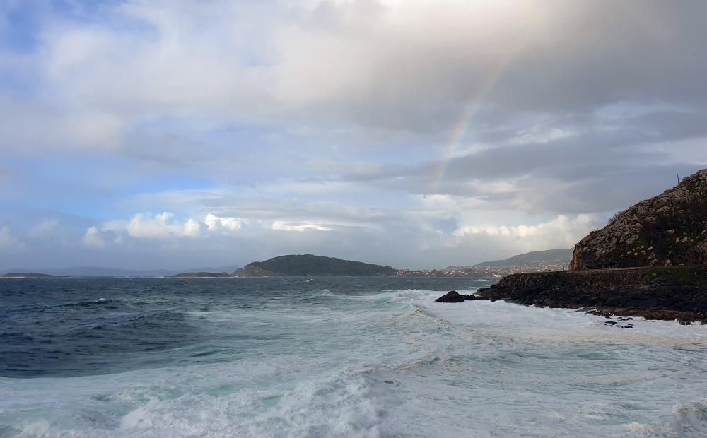 Arco iris sobre la bahía de Baiona