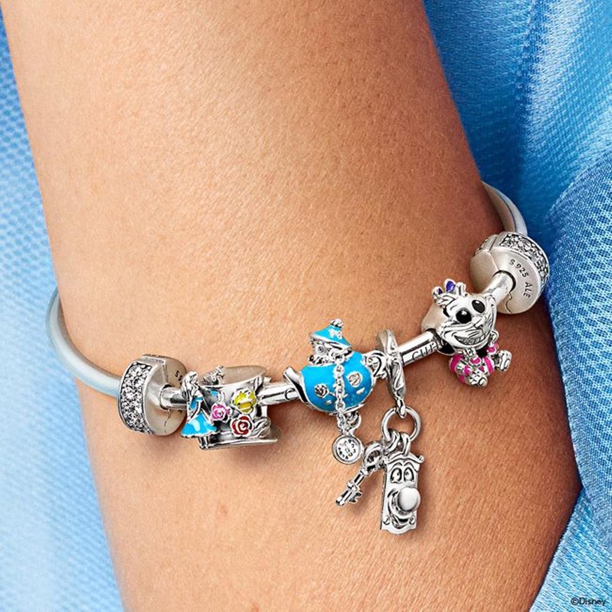 Pandora lanza una nueva colección inspirada en 'Alicia en el País de las Maravillas'