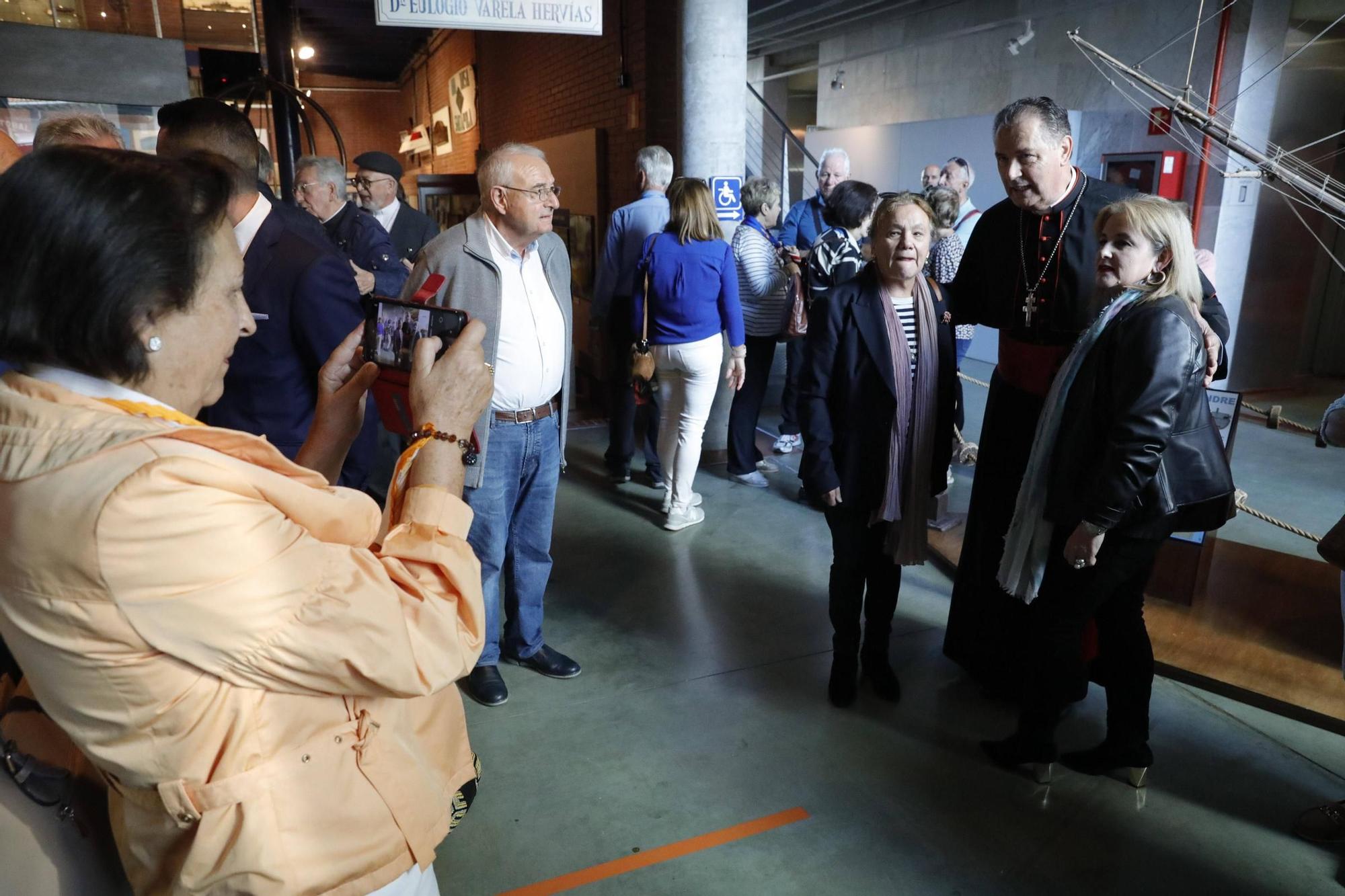 El cardenal Ángel  Fernández Artime recibe el título de Hijo Predilecto de Asturias en Luanco (Gozón)