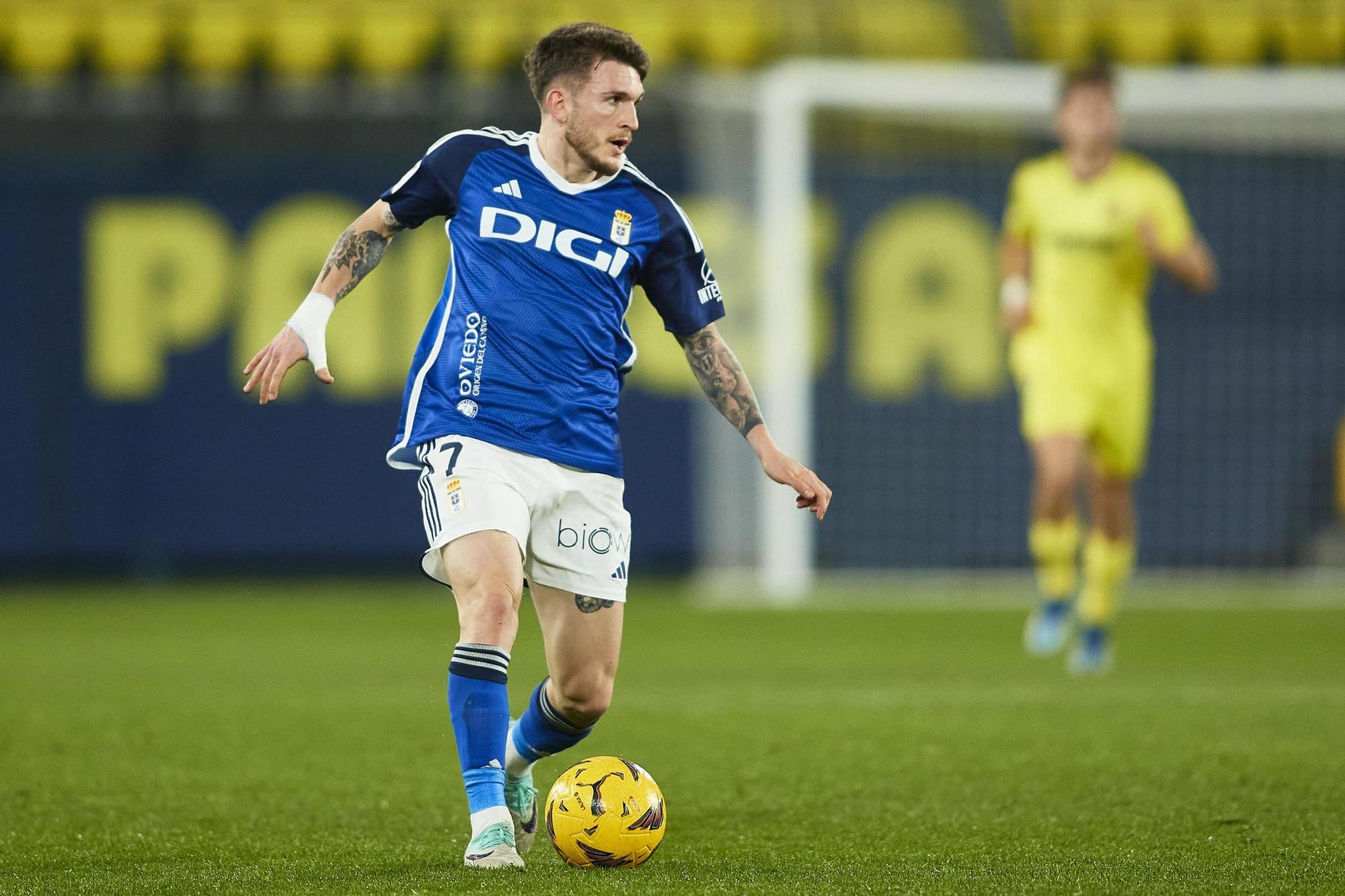 El partido entre el Villarreal B y el Real Oviedo, en imágenes