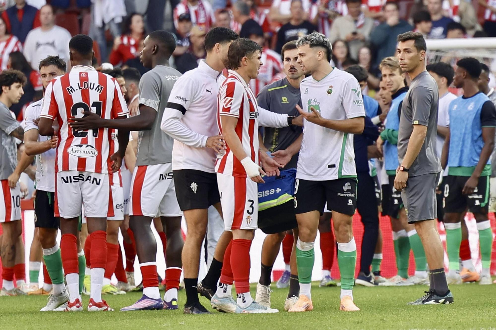 EN IMÁGENES: El partido del Sporting- Racing de Santander en El Molinón