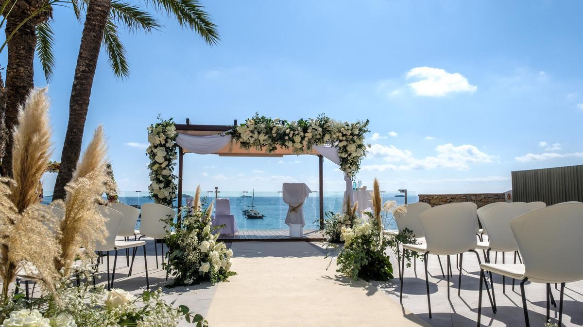 Un escenario excepcional para celebrar la ceremonia en The Ibiza Twiins, en Platja d’en Bossa.