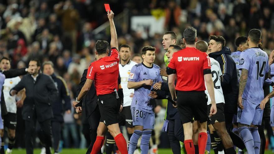 ¿Cuántos partidos le pueden caer a Bellingham por su expulsión en Mestalla?