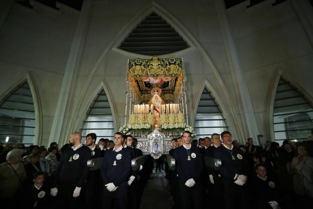 Domingo de Ramos: Procesión de Las Mantillas en Torrevieja con Nuestra Señora de La Esperanza y de La Paz