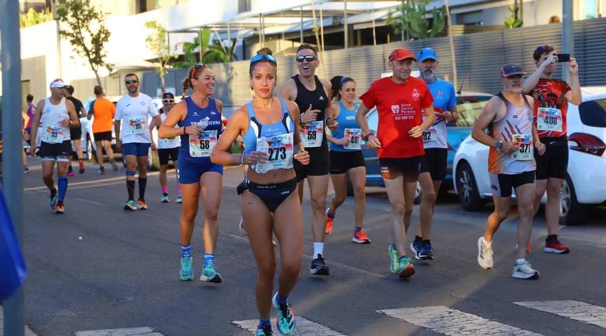 Un grupo de atletas, durante la pasada edición de la Media Maratón de Córdoba.