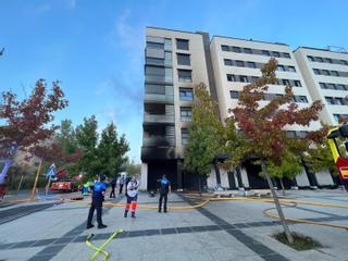 Un niño de cinco años fallece cuando trataba de huir de un incendio en el bajo de su edificio en Alcorcón