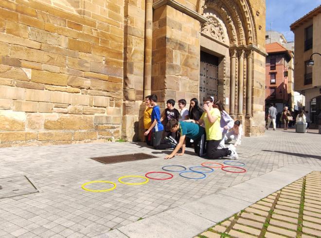 Alumnos del colegio San Vicente de Paúl y la Carrera de Benavente