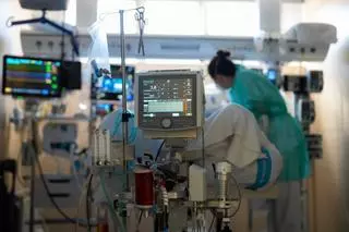 Un 56% de los nuevos médicos colegiados en Barcelona en 2024 son extracomunitarios
