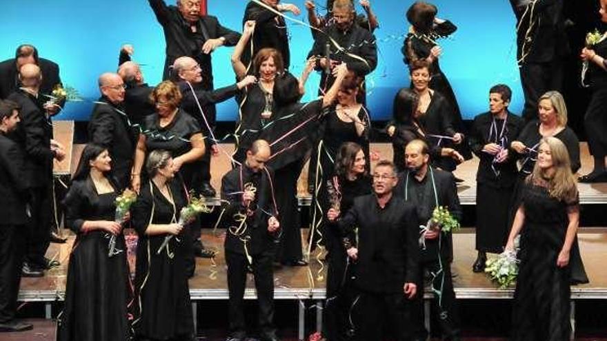 El Coro Liceo actúa en el homenaje a Montserrat Caballé.  // Iñaki Abella