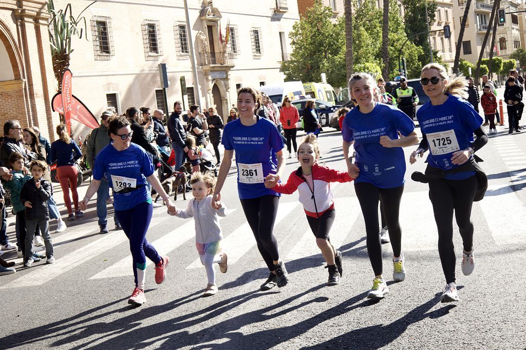 Las imágenes de la llegada a meta de la Carrera de la Mujer de Murcia 2024