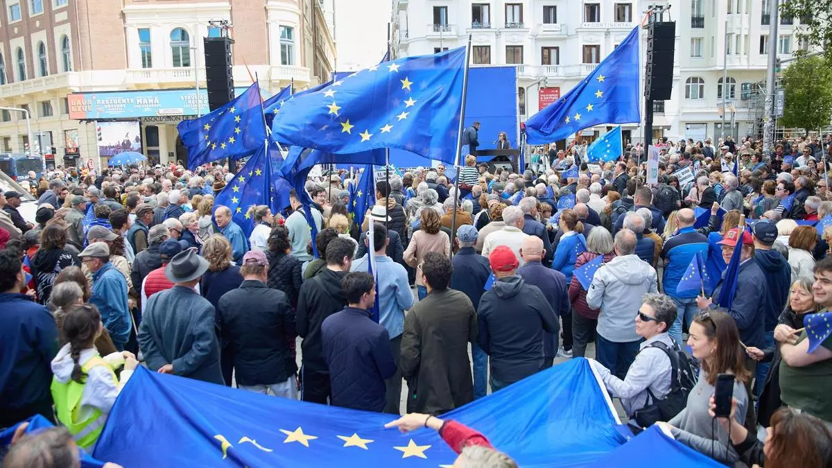 Miles de personas se reúnen en la concentración por Europa en Madrid