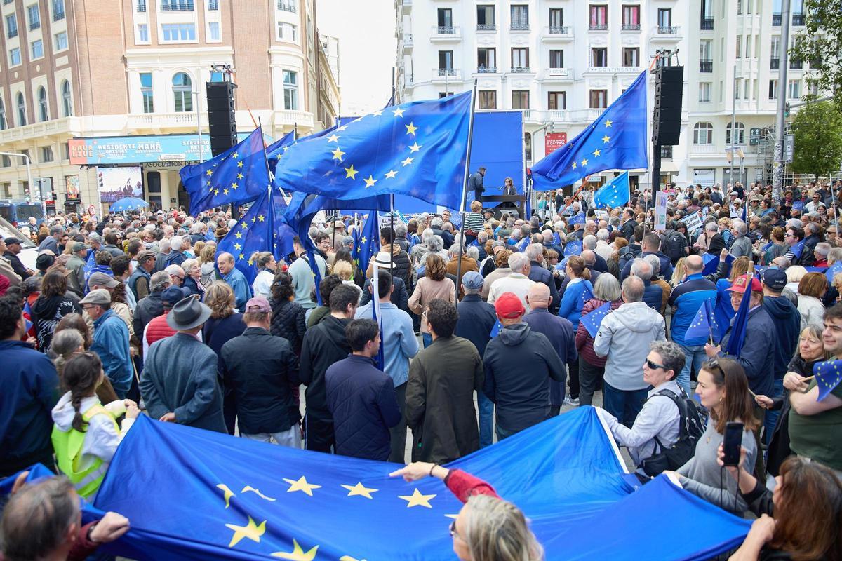 Miles de personas se reúnen en la concentración por Europa en Madrid