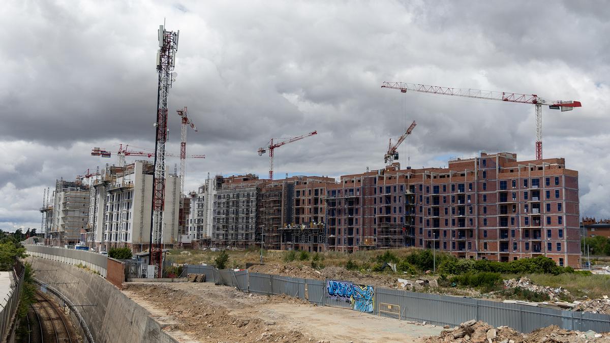 Bloques de viviendas en construcción en Madrid
