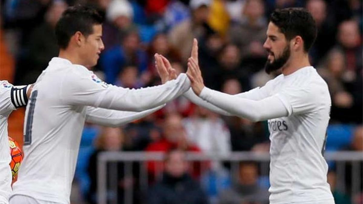 James Rodríguez (izquierda) sustituye a Isco en el Real Madrid - Sporting de la Liga BBVA 2015/16