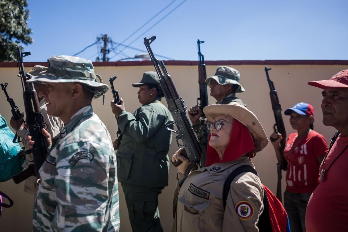 Maduro activa órganos de dirección integral para defensa de la paz antes del 10 de enero
