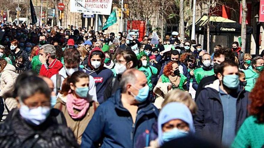 Manifestants del moviment per l&#039;habitatge, ahir.