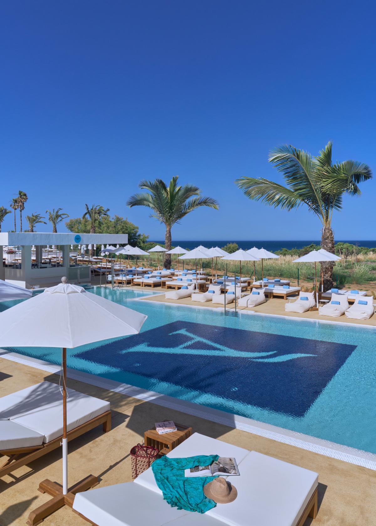 Amàre Beach Hotel Sancti Petri acaba de abrir recientemente sus puertas.