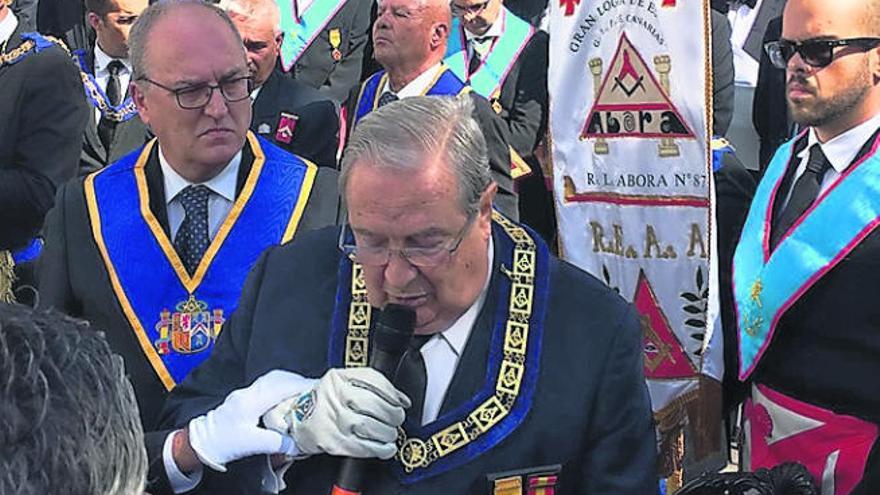 Saavedra, durante una marcha masónica.