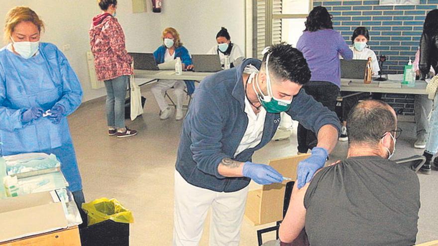 Blanes vacuna gairebé 5.000 persones en locals externs al CAP