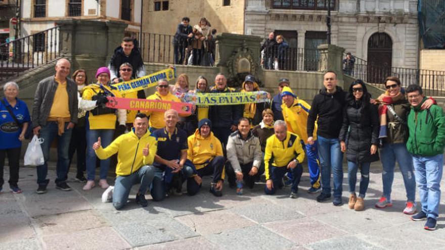 Imagen un sector de las peñistas de la UD, durante su viaje por Asturias, con motivo de partido.