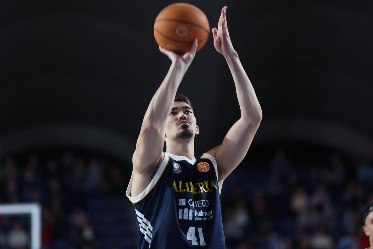 Todas las imágenes de la victoria del Alimerka Oviedo Balontesto ante el Melilla (101-70) en el Palacio de los Deportes