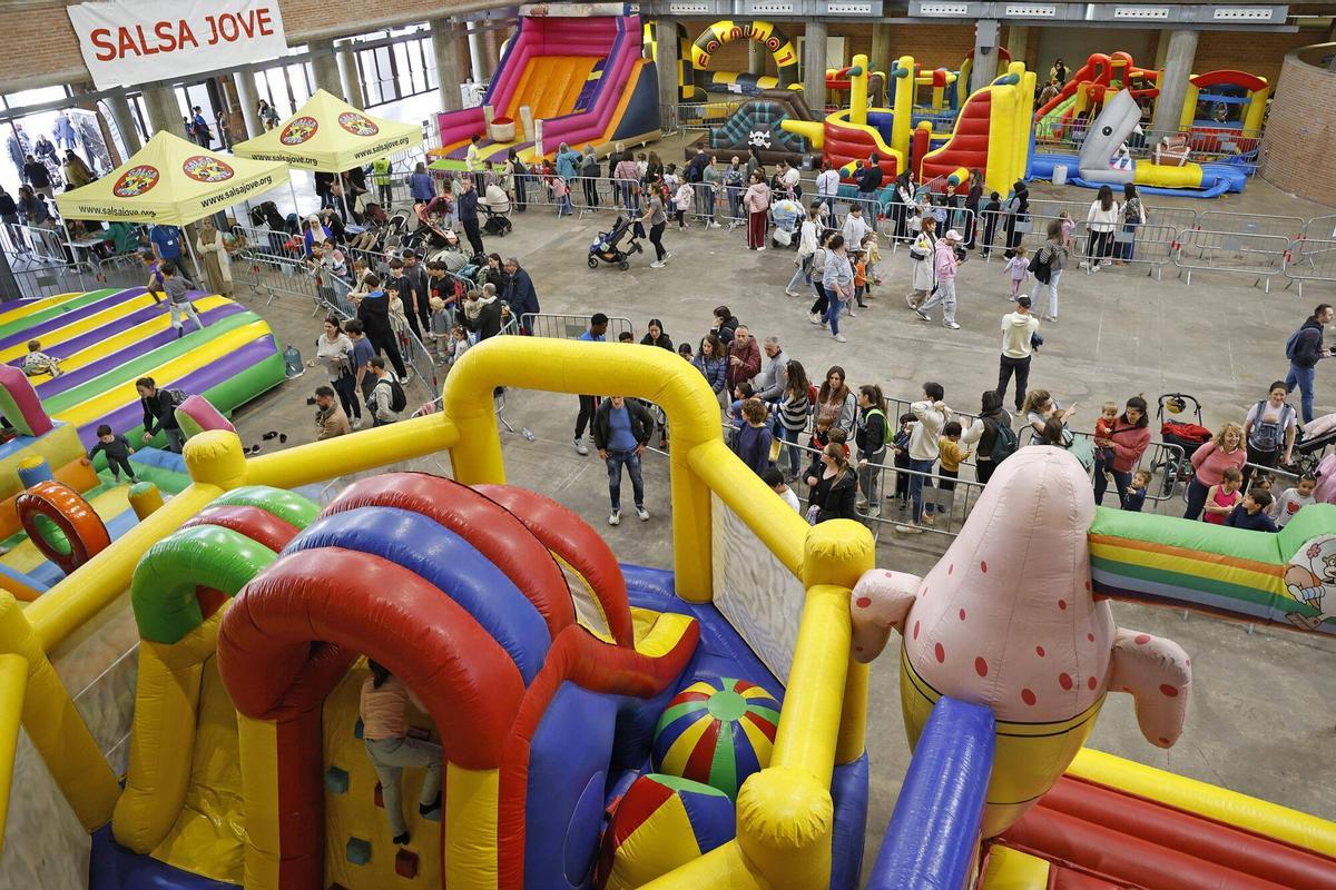 Girona. Palau Firal. Segona edicio de La Mona 2026. El parc infantil de Setmana Santa.