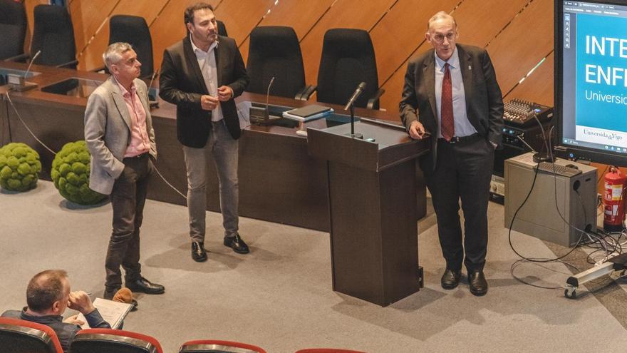 Alfonso Lago, Javier Rodríguez Rajo y Manuel Reigosa, durante la asamblea.